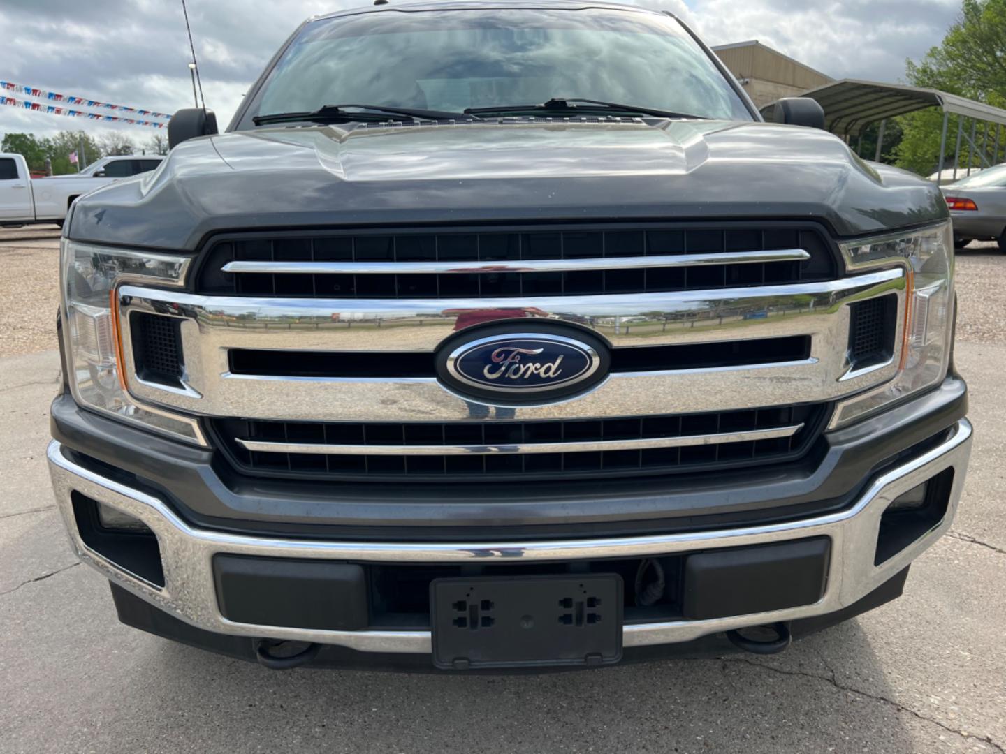 2018 Grey /Grey Ford F-150 XLT (1FTEW1EP5JK) with an 2.7 V6 EcoBoost engine, Automatic transmission, located at 4520 Airline Hwy, Baton Rouge, LA, 70805, (225) 357-1497, 30.509325, -91.145432 - 2018 Ford F150 SuperCrew XLT 4WD ***One Owner & No Accidents*** 2.7 V6 EcoBoost Gas, 135K Miles, Power Windows, Locks & Mirrors, New Tires, Backup Camera, Tow Pkg. FOR INFO PLEASE CONTACT JEFF AT 225 357-1497 CHECK OUT OUR A+ RATING WITH THE BETTER BUSINESS BUREAU WE HAVE BEEN A FAMILY OWNED AND O - Photo#2